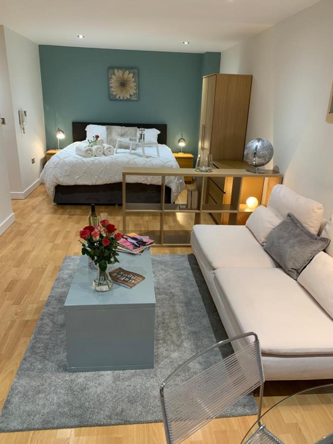 Modern, City Centre, Studio Apartment With Free Wifi, Gym Access, Netflix - West One Шефилд Екстериор снимка